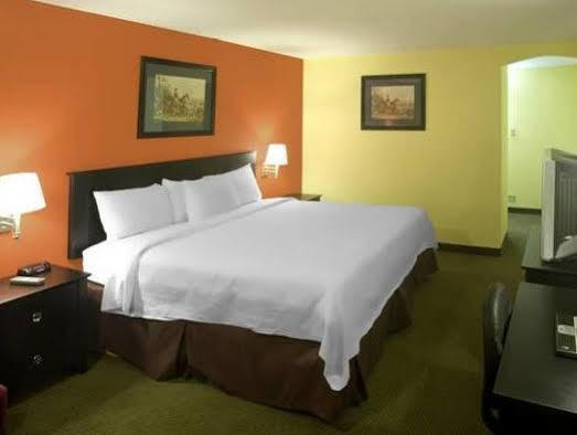 Americas Best Value Inn Waco - Franklin Avenue Buitenkant foto